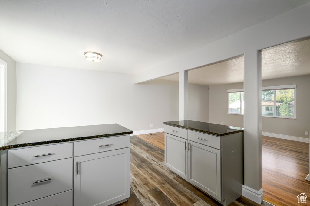 Photo 7 for MLS #2113765 at 199 E Lynn Cir