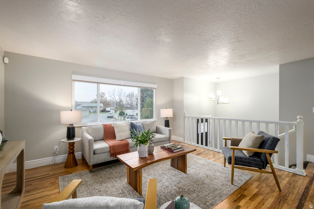 199 E LYNN CIR Sandy, UT 84070