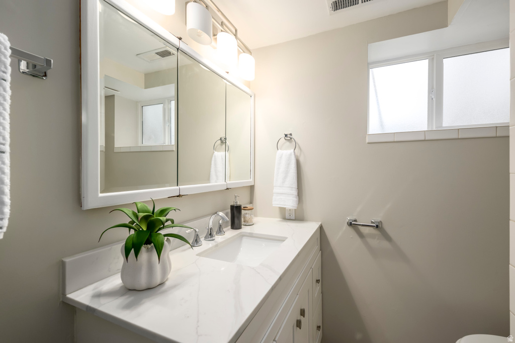 199 E LYNN CIR Sandy, UT 84070