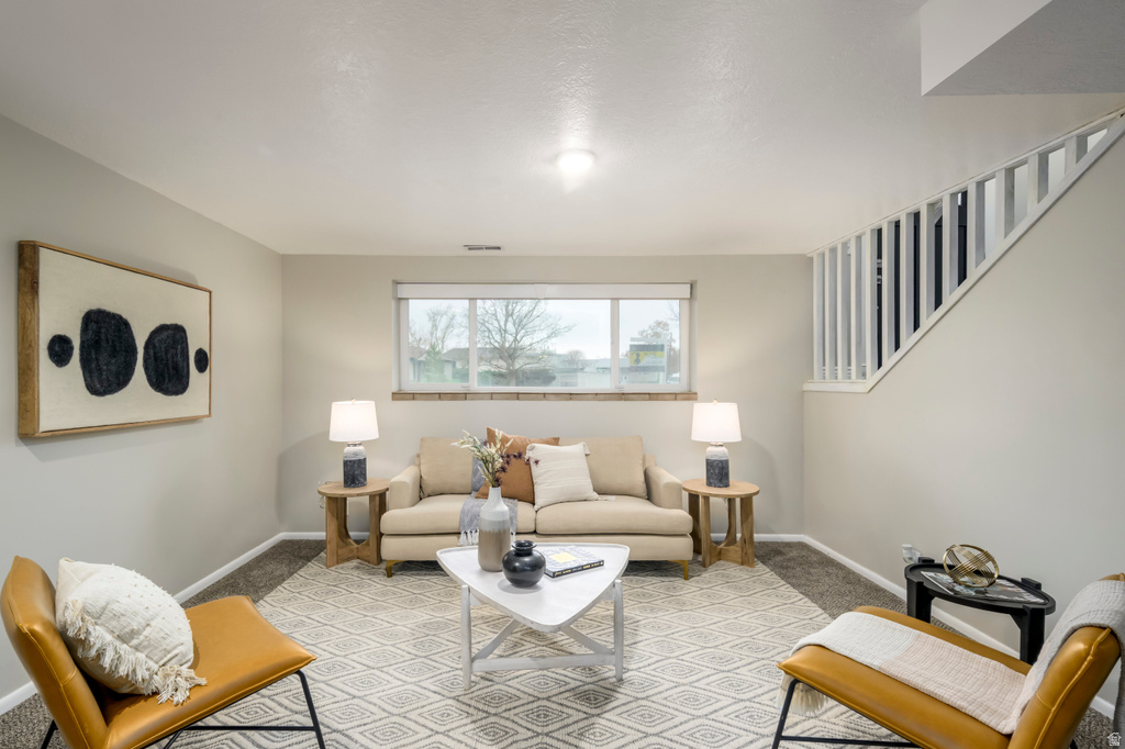 199 E LYNN CIR Sandy, UT 84070