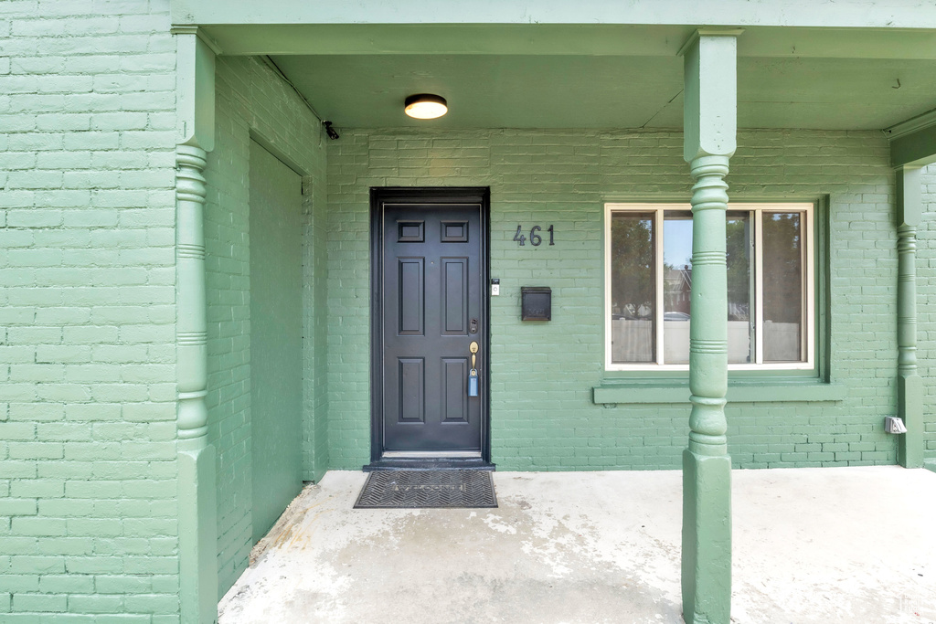 Photo 2 for MLS #2113813 at 461 S 400 West
