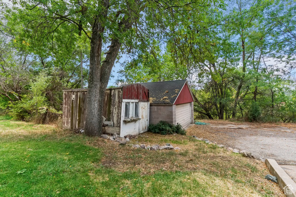 225 CHIMES DR South Ogden, UT 84405