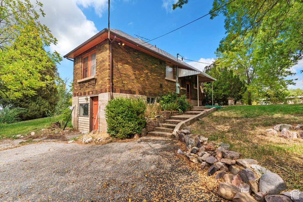 225 CHIMES DR South Ogden, UT 84405