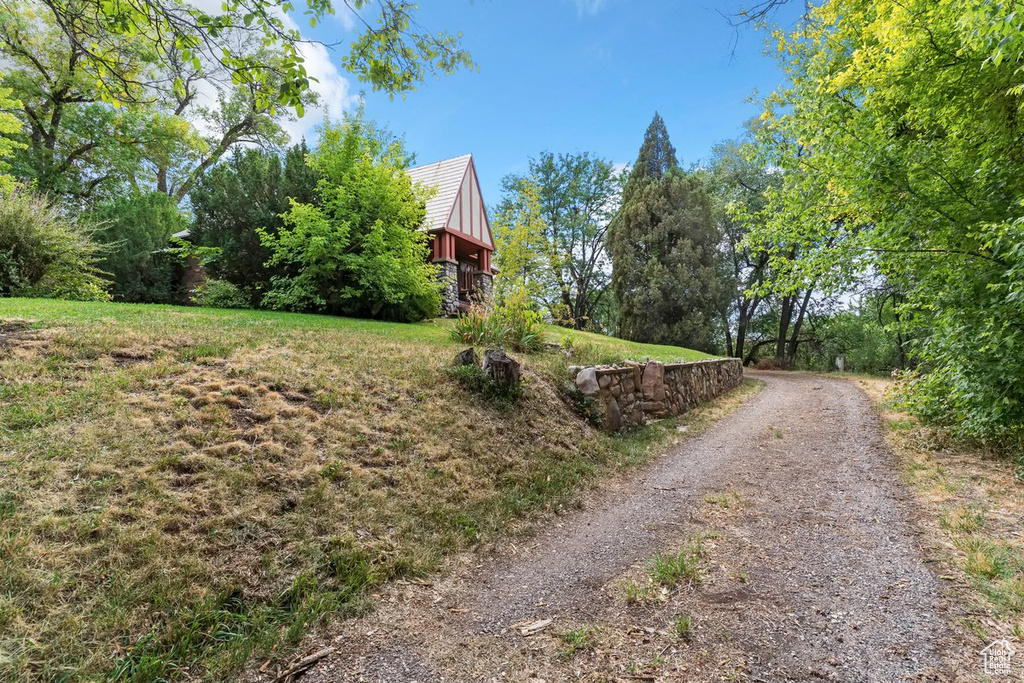 225 CHIMES DR South Ogden, UT 84405