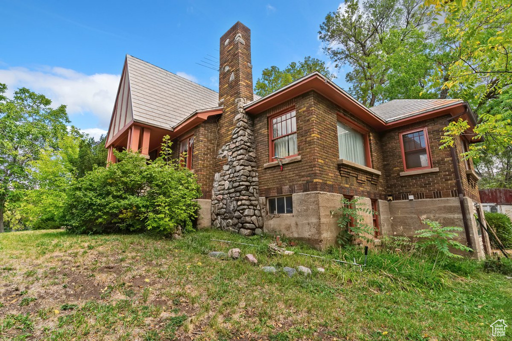 225 CHIMES DR South Ogden, UT 84405