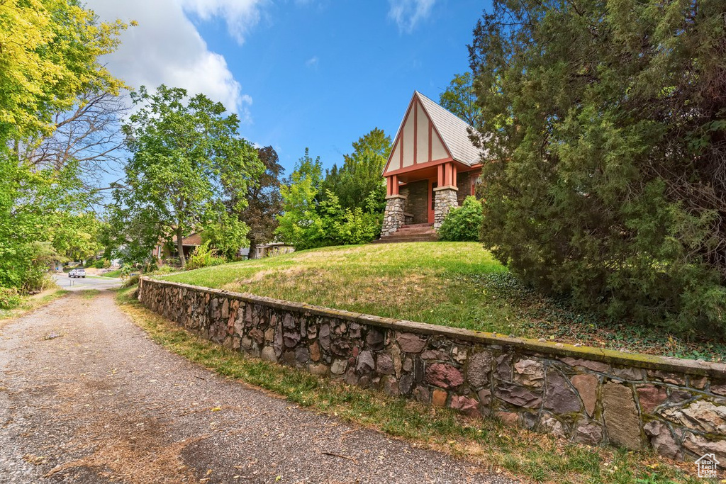 225 CHIMES DR South Ogden, UT 84405