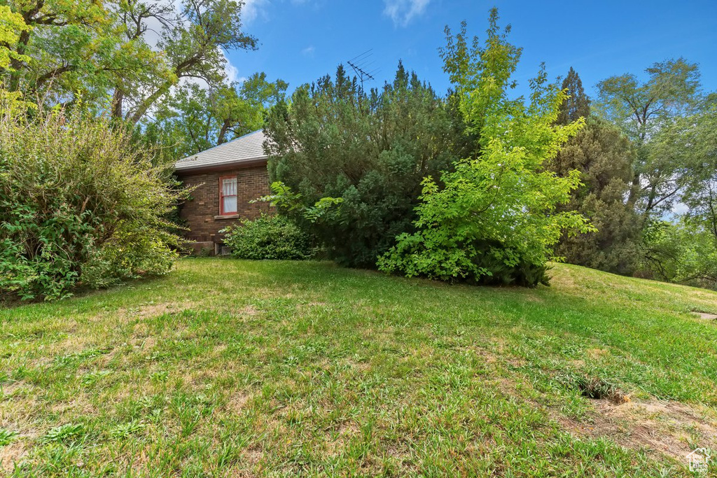 225 CHIMES DR South Ogden, UT 84405