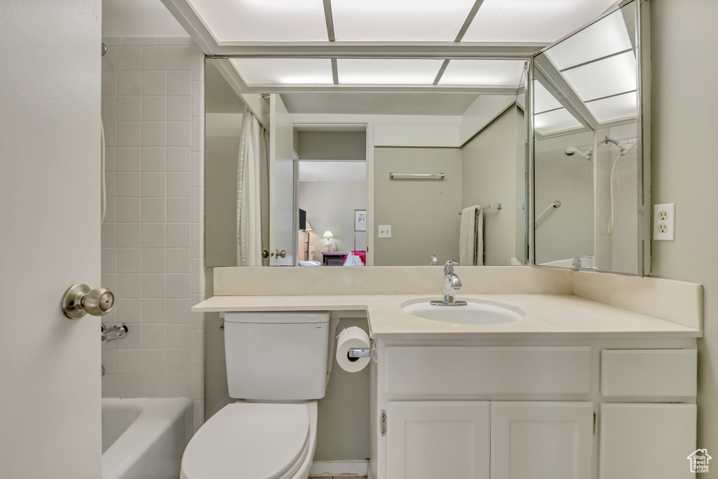 Photo 13 for MLS #2113817 at 1697 E Woodbridge Dr #4