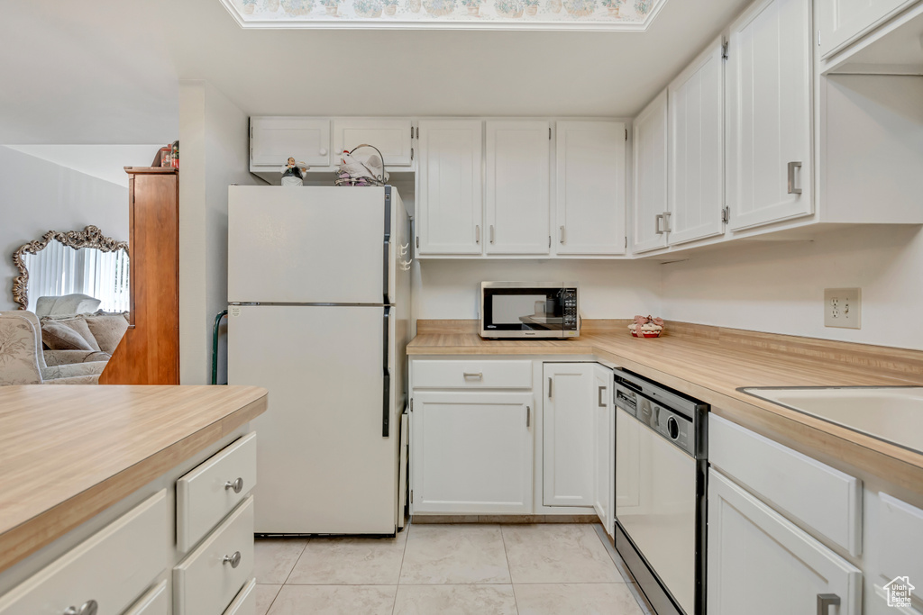 Photo 9 for MLS #2113817 at 1697 E Woodbridge Dr #4