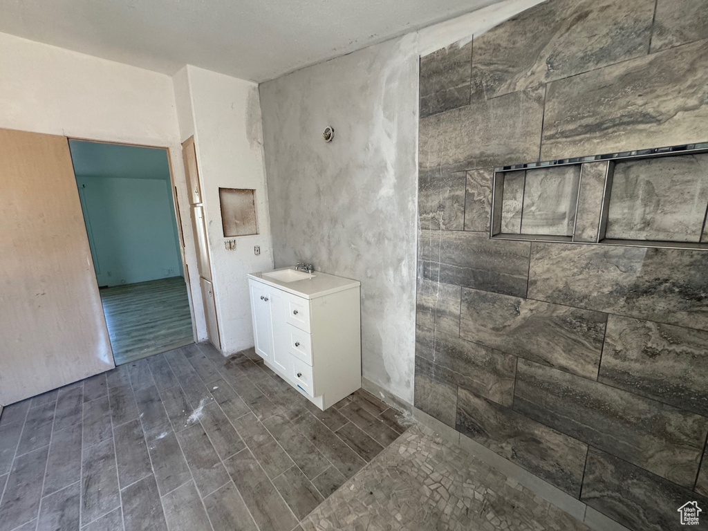 Photo 12 for MLS #2113830 at 1414 E Huntcreek Dr