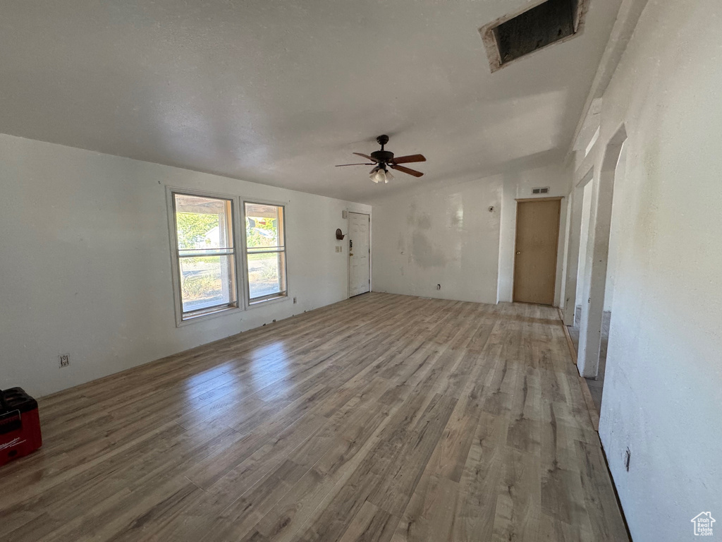 Photo 8 for MLS #2113830 at 1414 E Huntcreek Dr