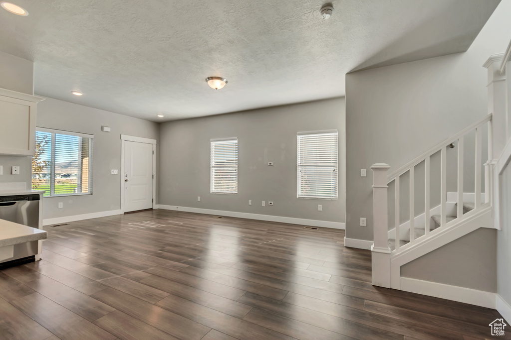 Photo 2 for MLS #2113853 at 3846 E Cunninghill Dr