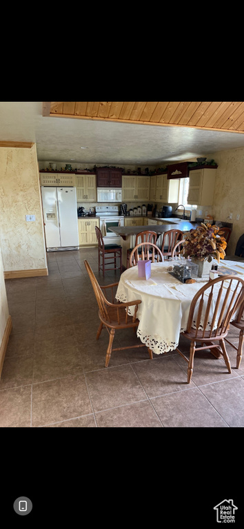 2034 S COTTAGE LN Garden City, UT 84028