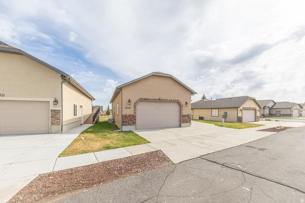 2034 S COTTAGE LN Garden City, UT 84028