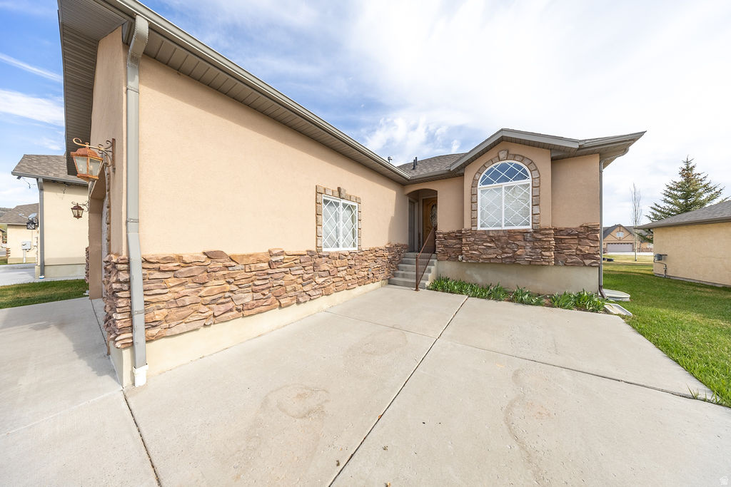 2034 S COTTAGE LN Garden City, UT 84028