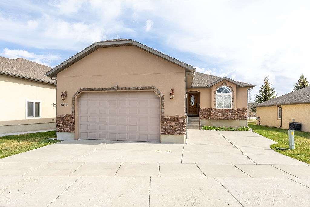 2034 S COTTAGE LN Garden City, UT 84028