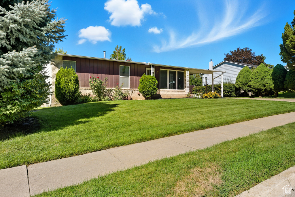 Photo 3 for MLS #2113889 at 551 Colonial St