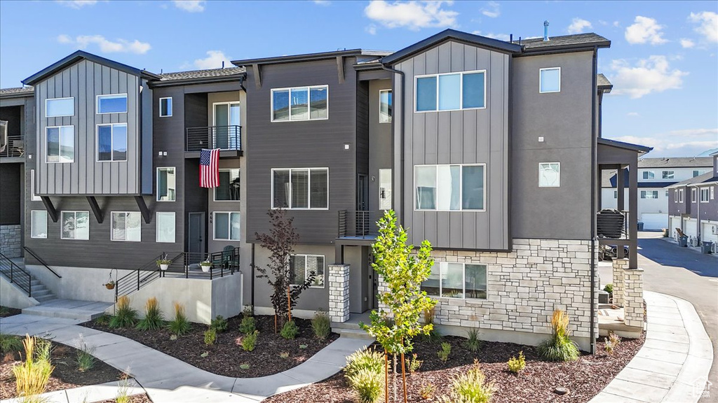 Photo 2 for MLS #2113895 at 468 S 740 West