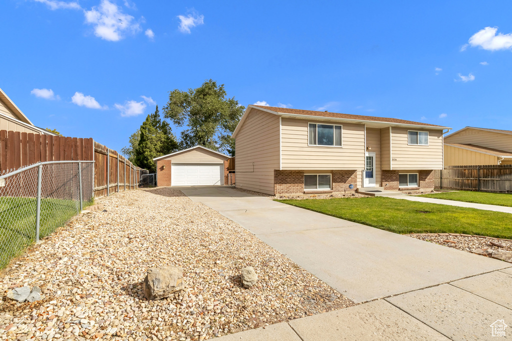 Photo 2 for MLS #2113925 at 3536 W Churchwood Dr