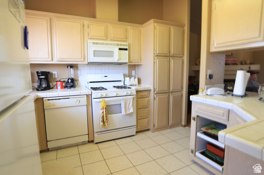 Photo 10 for MLS #2113929 at 303 W Plateau Pl #91