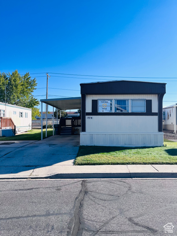 Photo 2 for MLS #2113952 at 1959 W 3985 South #2