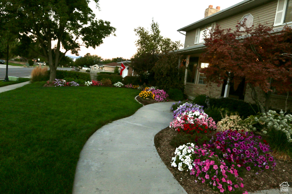 912 W HOLLYCREST DR South Jordan, UT 84095