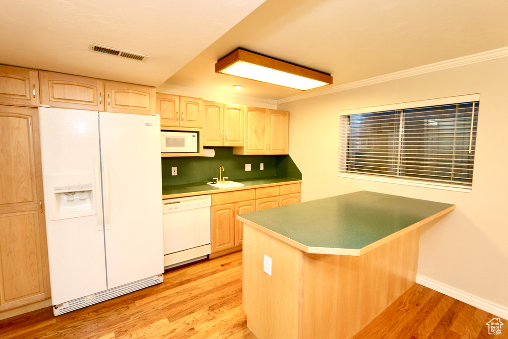 912 W HOLLYCREST DR South Jordan, UT 84095