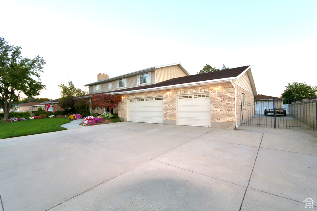 912 W HOLLYCREST DR South Jordan, UT 84095