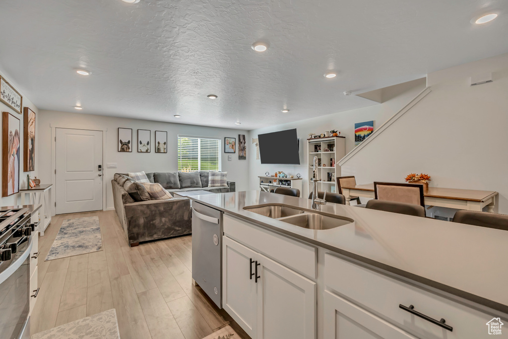 8710 W CORDERO DR Magna, UT 84044