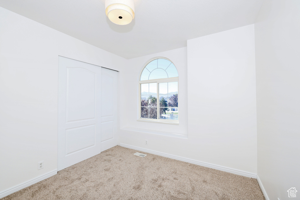 2841 S CLEARBROOK DR West Valley City, UT 84119