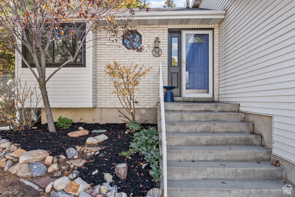 Photo 4 for MLS #2114019 at 1896 E Gyrfalcon