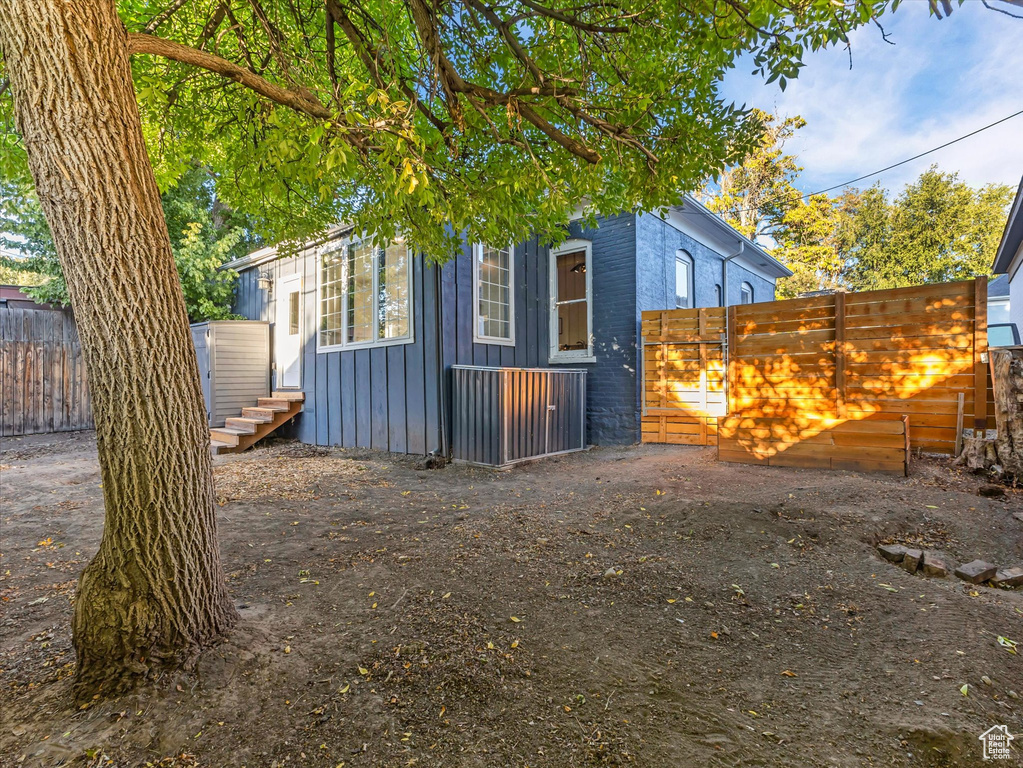156 S DOOLEY CT Salt Lake City, UT 84102