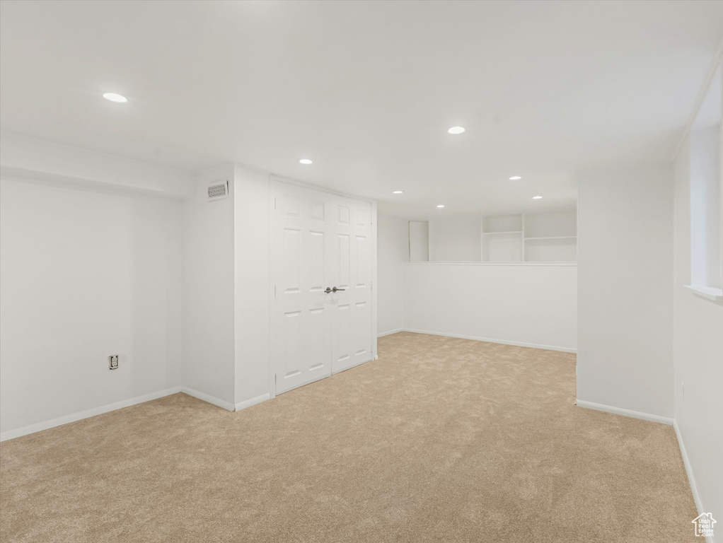 156 S DOOLEY CT Salt Lake City, UT 84102