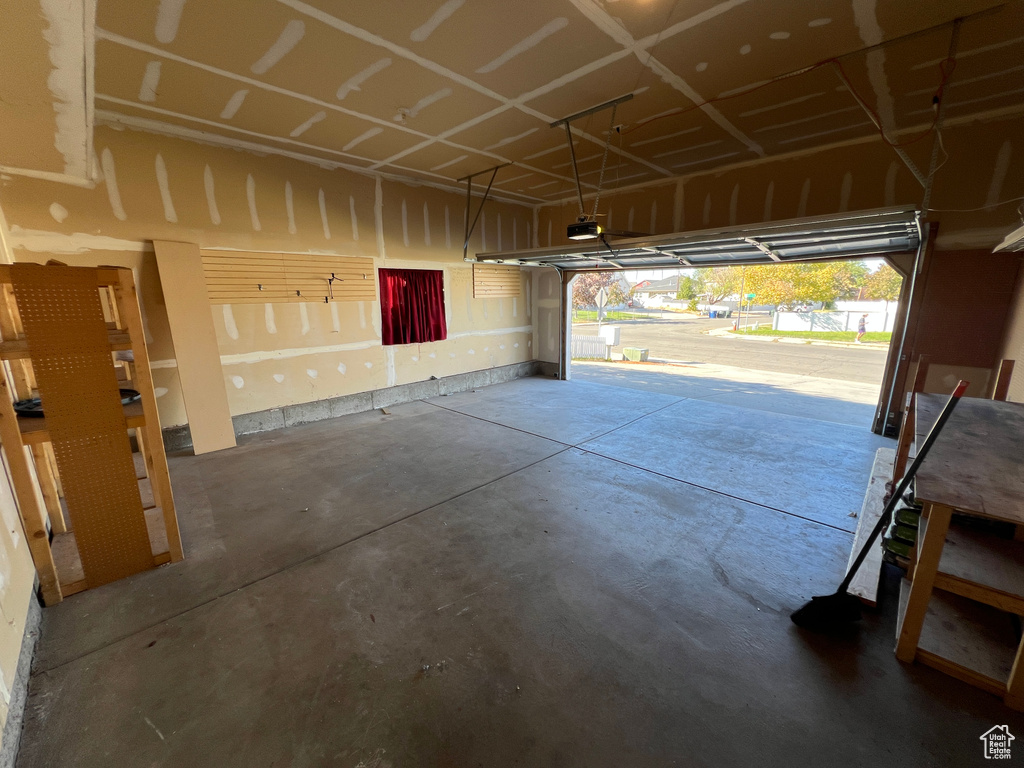 5133 W VILLAGE WOOD DR West Valley City, UT 84120