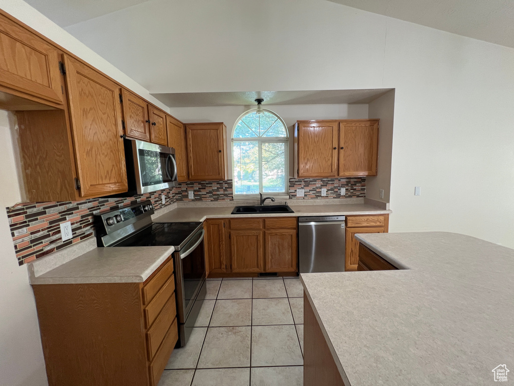 5133 W VILLAGE WOOD DR West Valley City, UT 84120