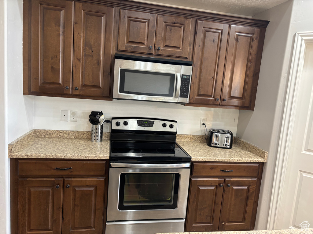 4835 W HILLSIDE DR Maeser, UT 84078