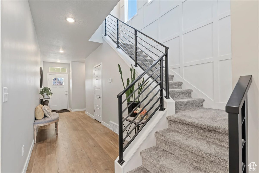 Photo 4 for MLS #2114097 at 1538 W Oakbrook Dr