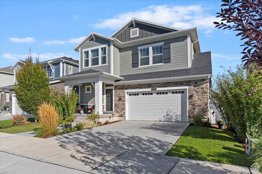 Photo 2 for MLS #2114097 at 1538 W Oakbrook Dr