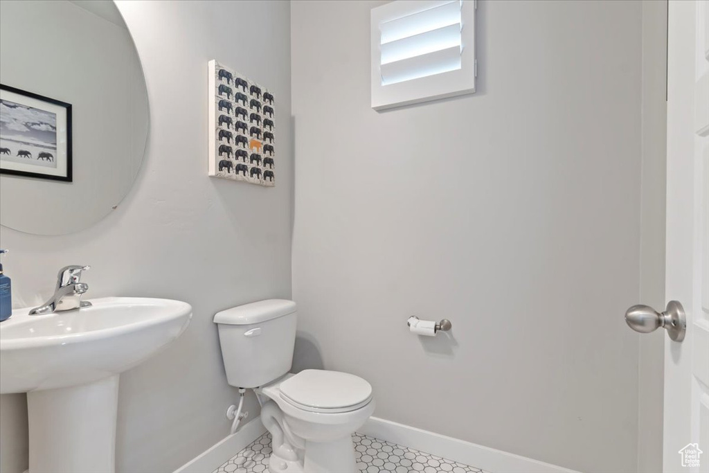 Photo 5 for MLS #2114097 at 1538 W Oakbrook Dr