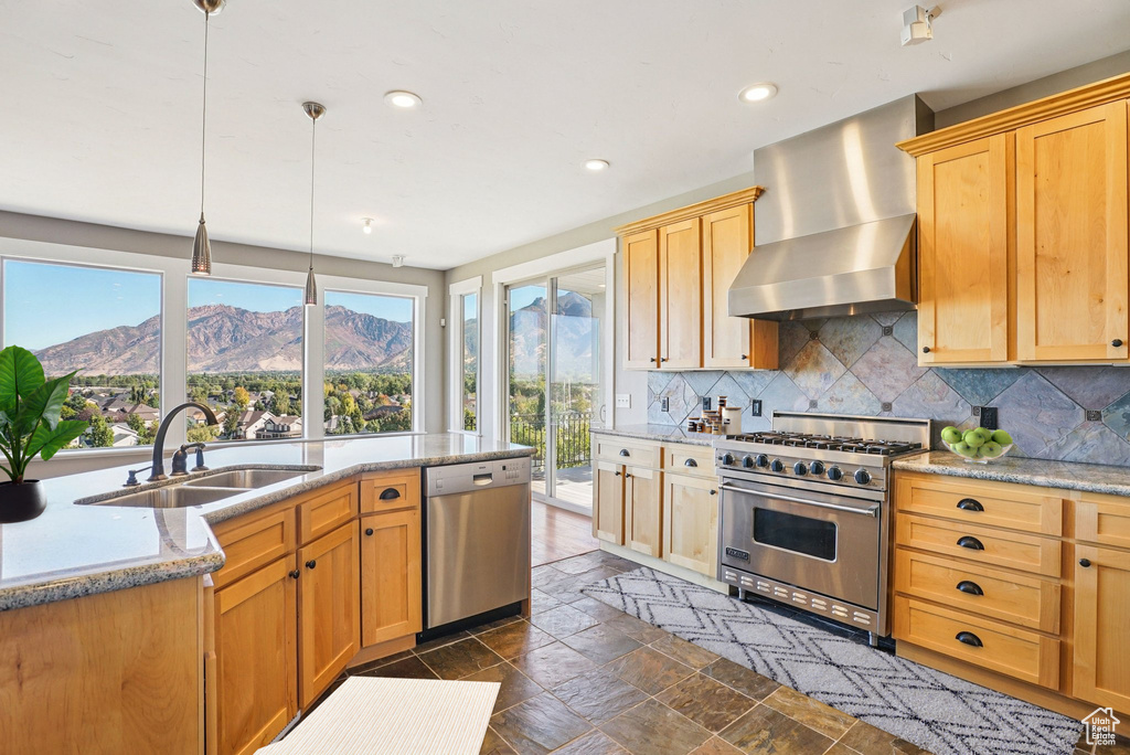 Photo 9 for MLS #2114099 at 2045 E Rocklin Dr