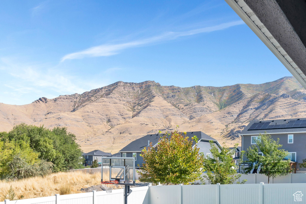 1897 E ROCK HOLLOW RD Lake Point, UT 84074