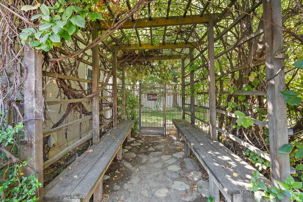 Photo 40 for MLS #2114107 at 1574 E Stablewood Cir