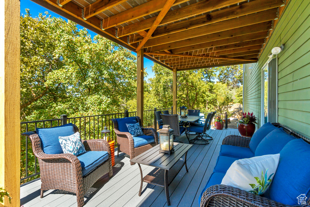 Photo 43 for MLS #2114132 at 358 Eastoaks Dr