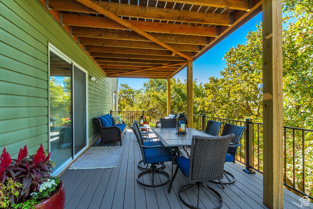 Photo 4 for MLS #2114132 at 358 Eastoaks Dr