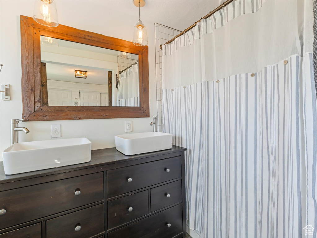 Photo 11 for MLS #2114141 at 820 E Chalk Creek Rd
