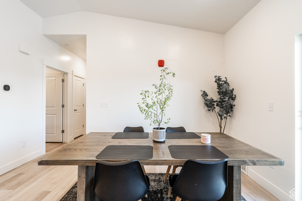Photo 4 for MLS #2114146 at 475 W 60 South #L304
