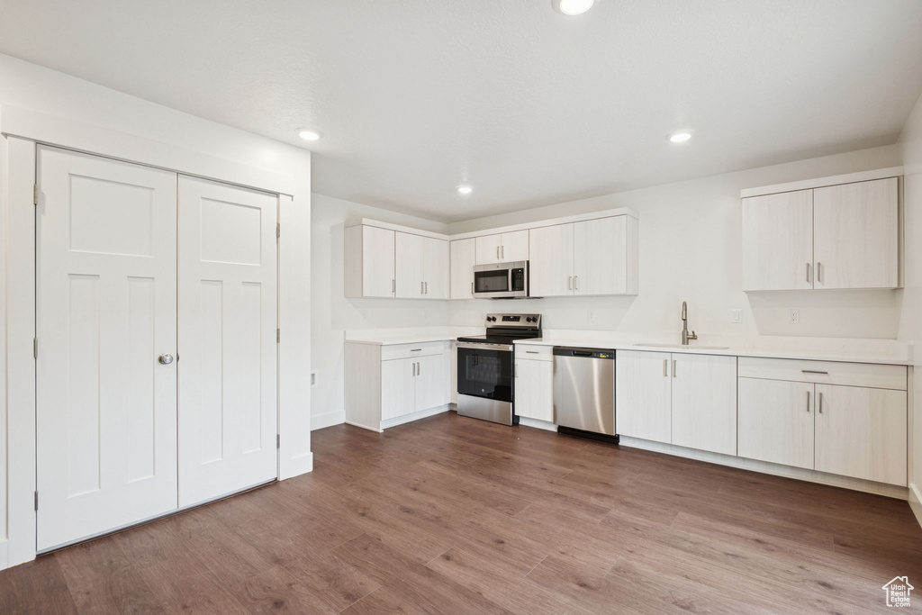 Photo 6 for MLS #2114162 at 1615 N Angel St #F