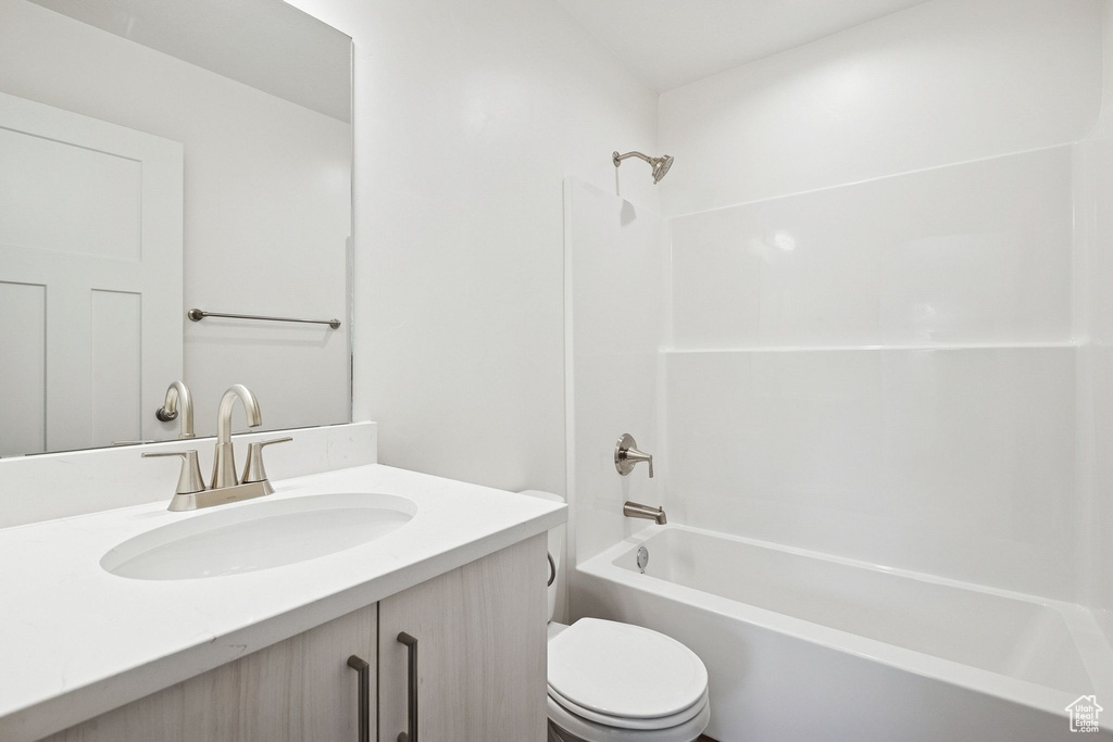 Photo 15 for MLS #2114163 at 1615 N Angel St #I