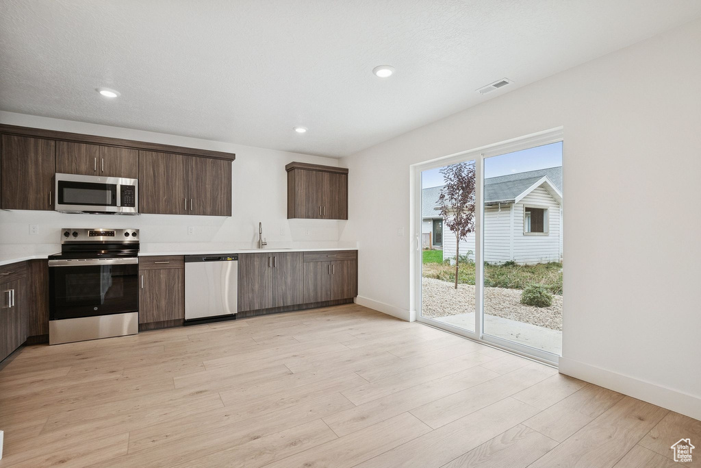 Photo 8 for MLS #2114164 at 1615 N Angel St #H