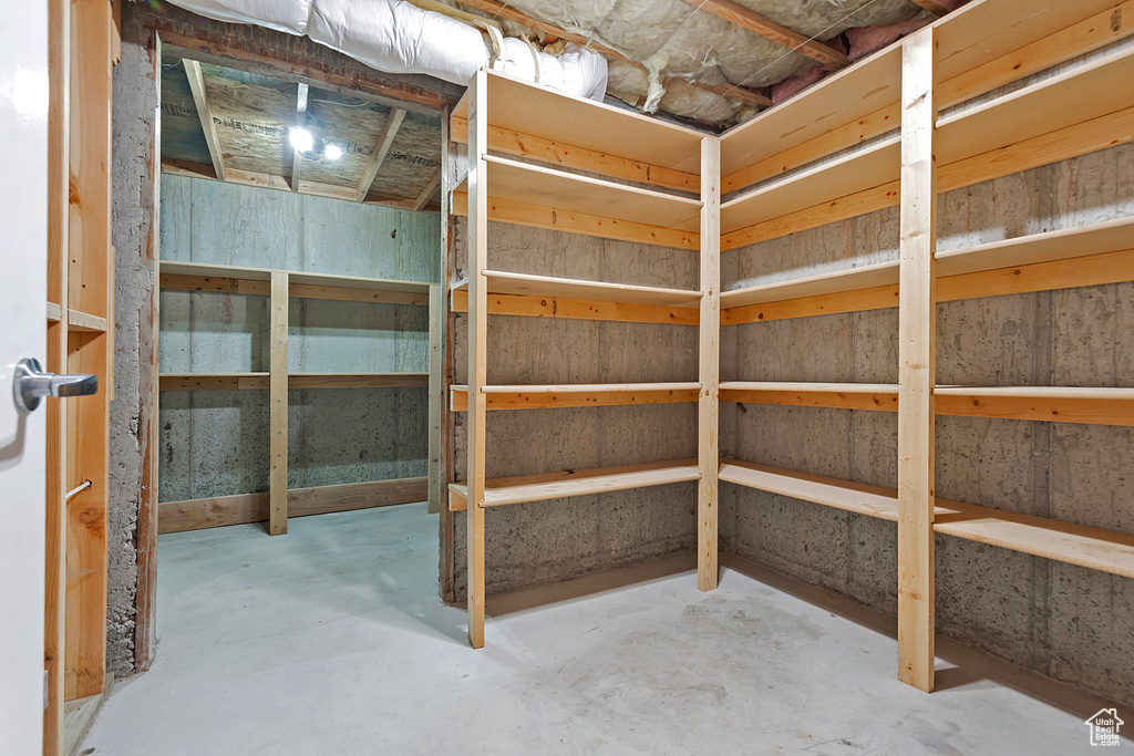 1689 E KIERSTIN PL Salt Lake City, UT 84108